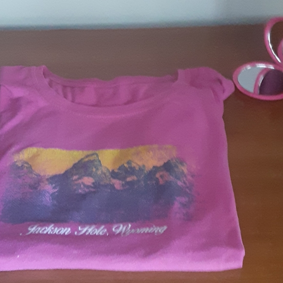 Women's pink tshirt - Picture 1 of 3
